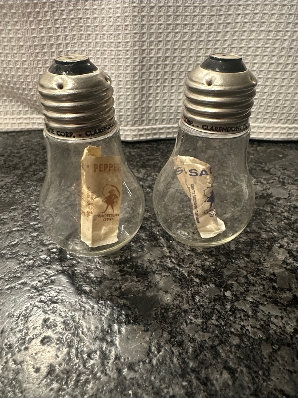 Vintage Light Bulb Salt & Pepper Shakers - Clear Glass with Silver Tops